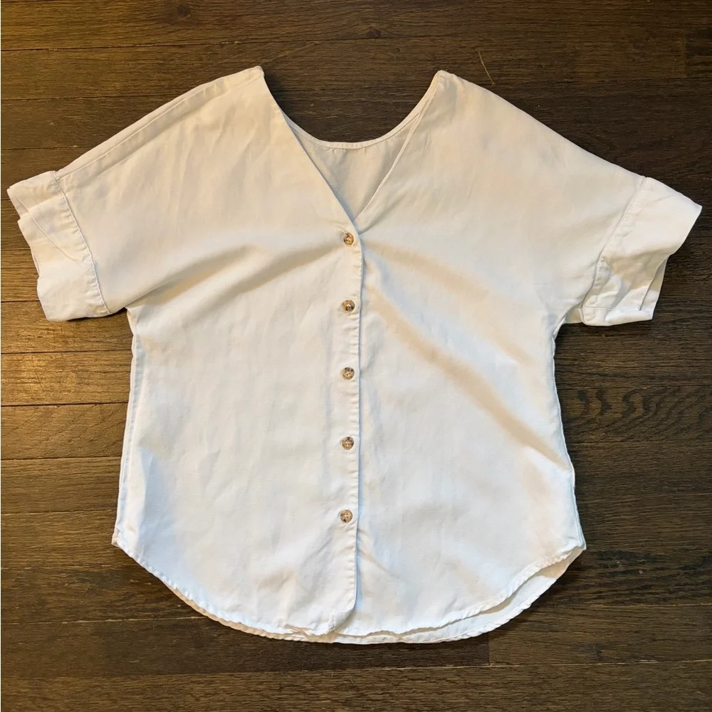 VETTA Cream Button-Down Women's Shirt - Picture 1 of 6